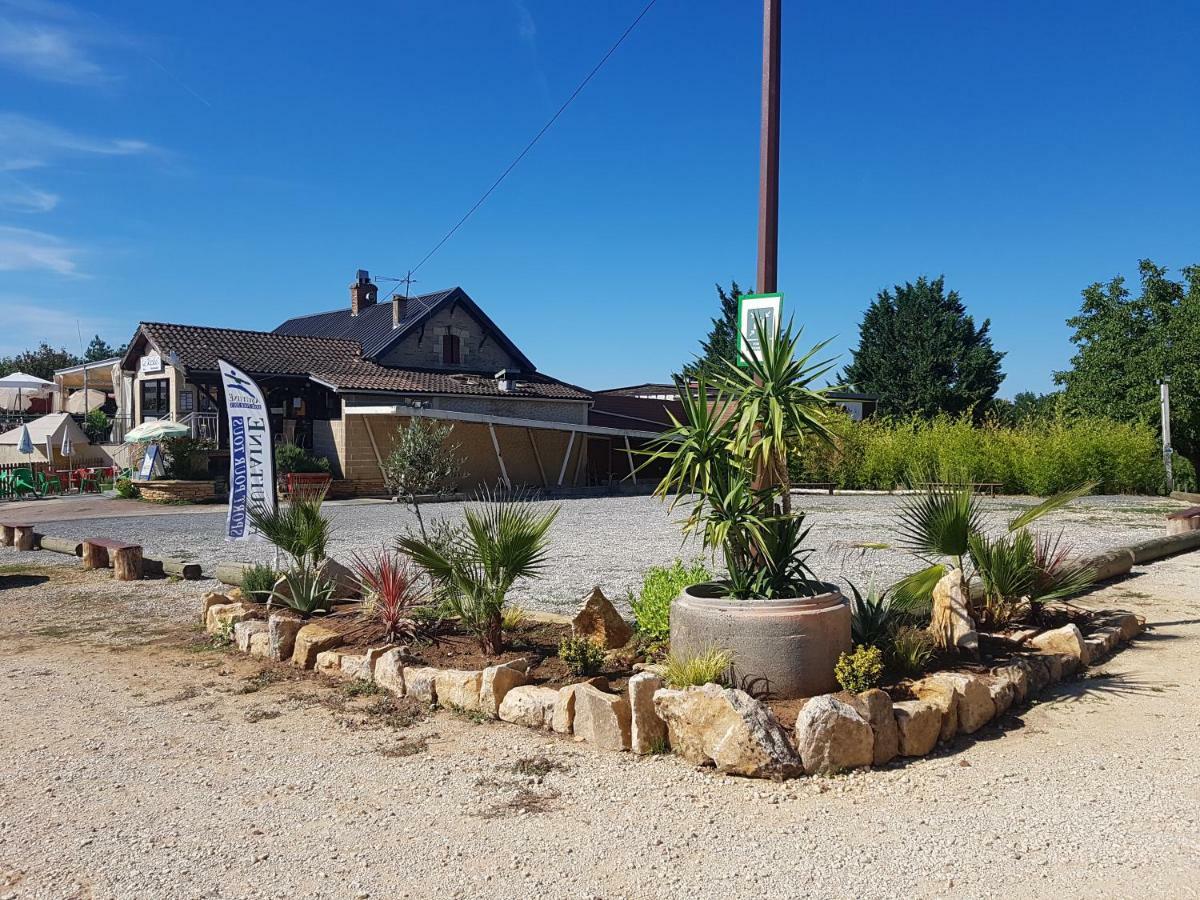 Camping Le Pigeonnier Saint-Crepin-et-Carlucet Экстерьер фото